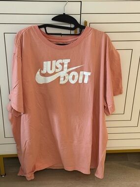 Nike 'Just Do It' Pink Graphic Tee 3XL $10